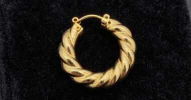 top 18k gold helix hoops