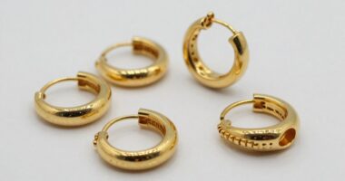 top 18k gold hoop earrings