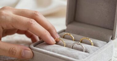 avoid wearing jewelry overnight
