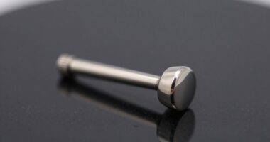 precise labret post fit