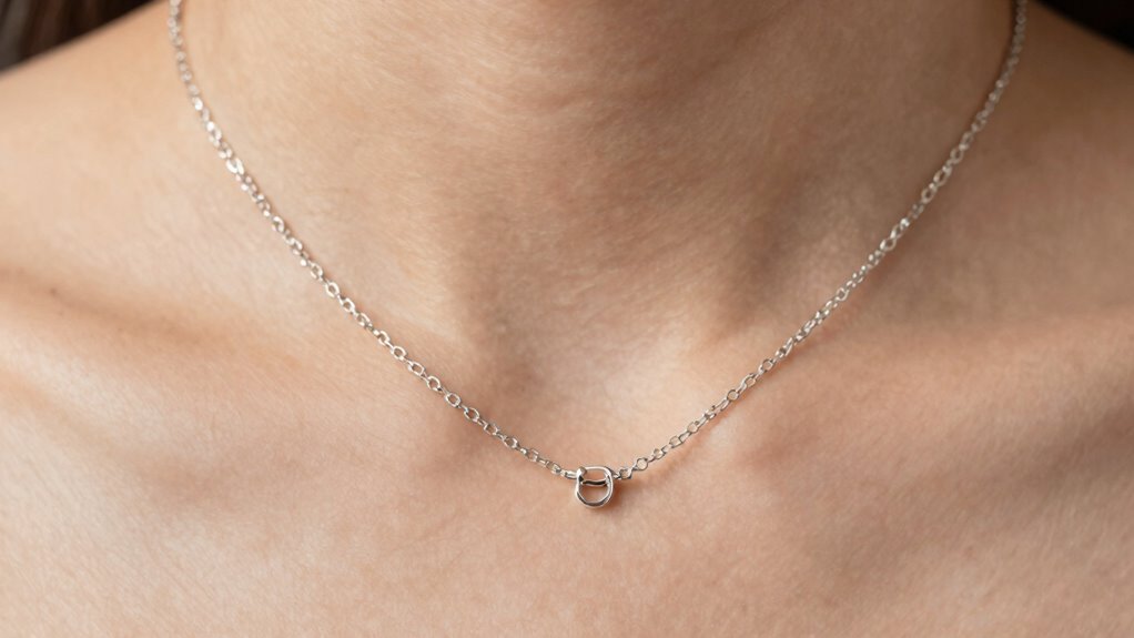 showcase jewelry details clearly