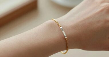 minimalist elegant jewelry