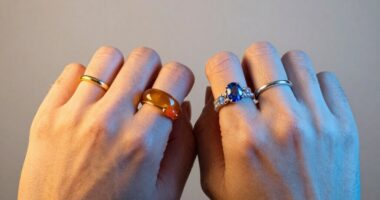 selecting jewelry color tones