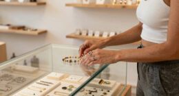 8 Best Body Jewelry Vendor Display Case in 2026